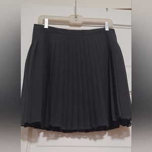 Ann Taylor Loft NWT pleated black skirt size 6